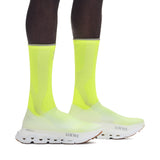 On LightSpray Cloudmonster LOEWE unisex shoes featuring a sleek design with cloud-inspired details and sporty silhouette.