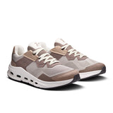 Men's On Cloudnova Rift active lifestyle sneakers with black and white design, featuring cloud-inspired cushioning and durable outsole.