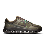 On Cloudtilt Arc men's active life shoes in black with lightweight design and breathable mesh upper, suitable for active outdoor activities.