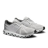 On Cloud 6 women's running shoes from On, featuring a sleek design with breathable mesh and cushioned soles.